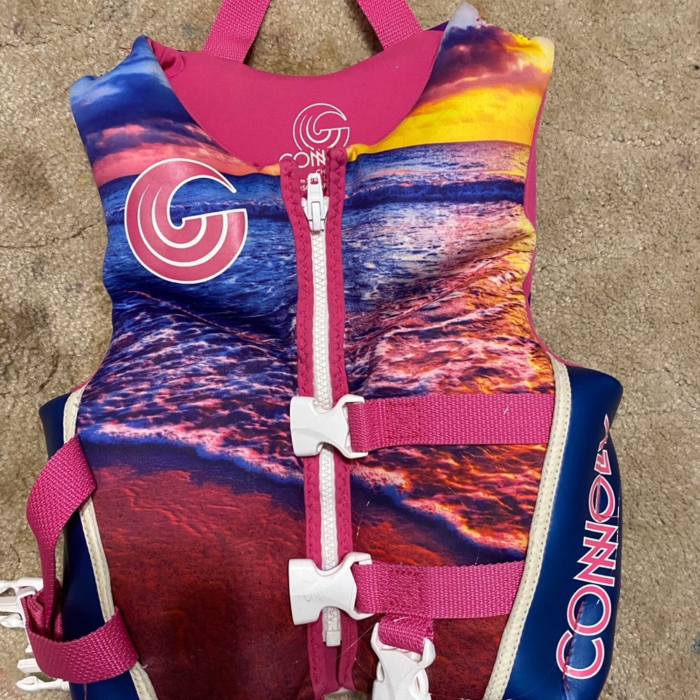 Life jackets - Picture 2 of 5